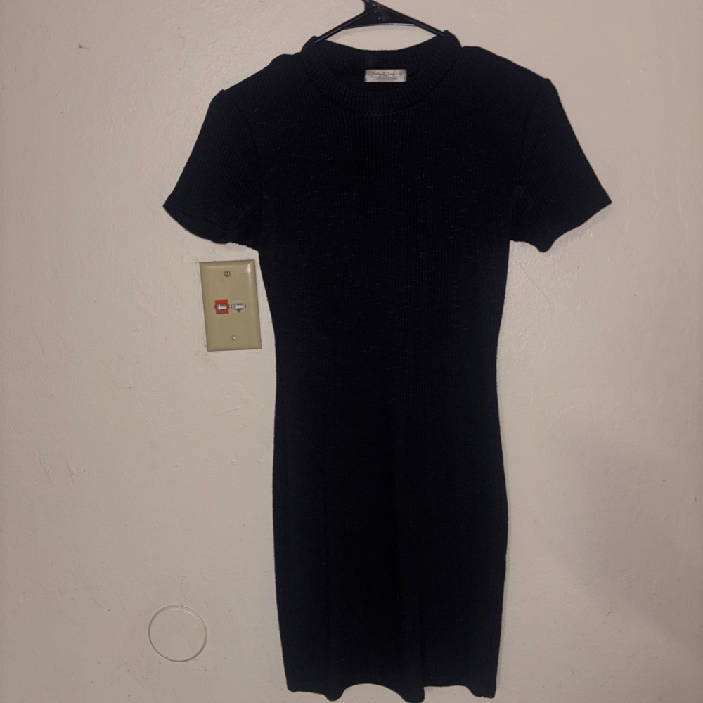 Elegant Black Ribbed Dress